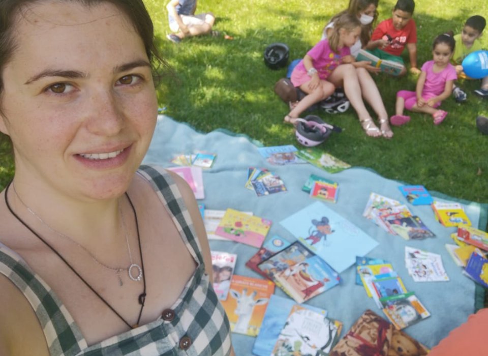 Bibliothèque de rue, dans un parc à Bourg en Bresse