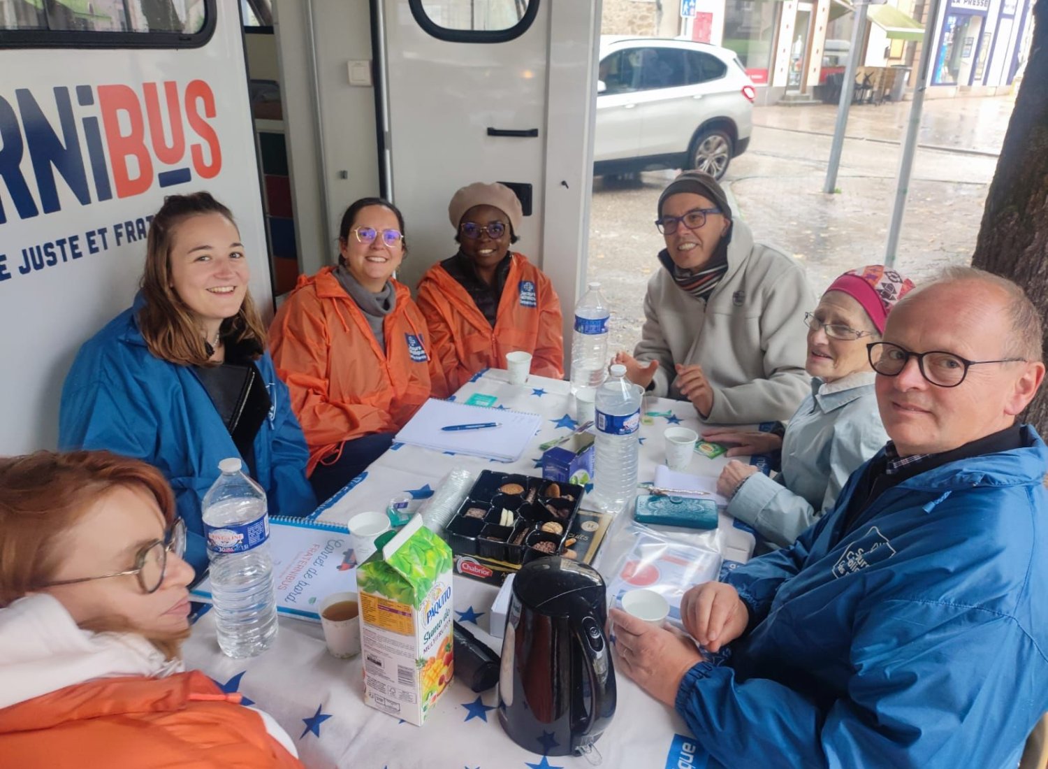 Equipe du Fraternibus (c) Secours Catholique